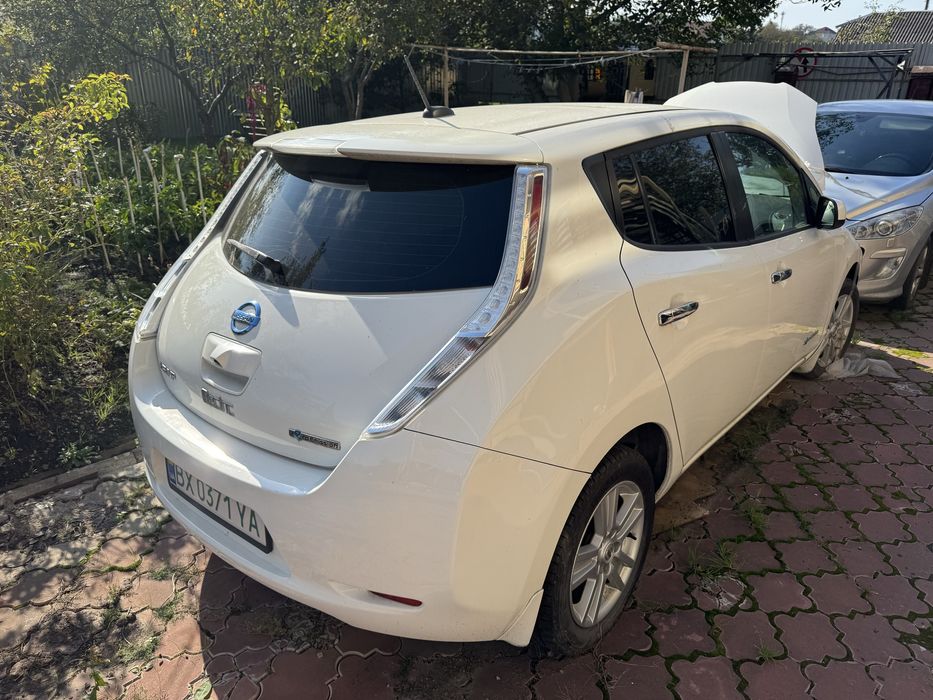 Nissan leaf 24 після дтп