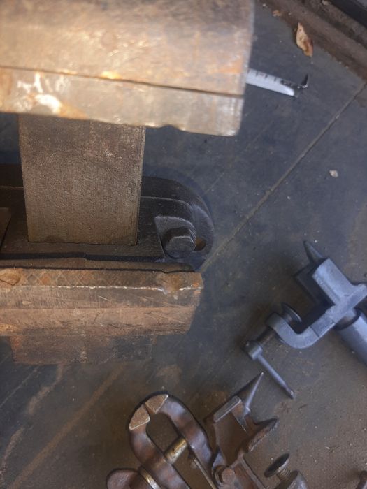 Слесарные тиски (ссср)