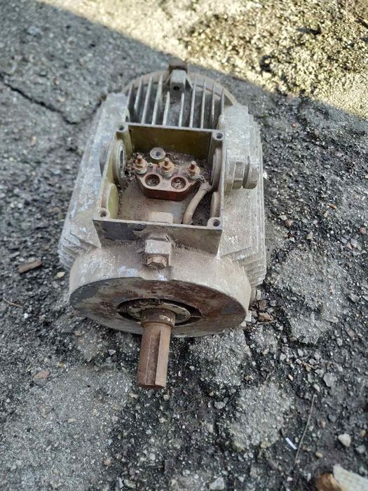 Продам ел.двигуни  від 2.2 кВт до 5.5 кВт