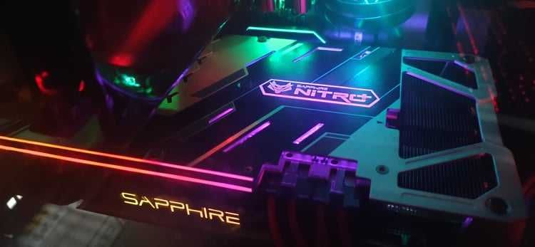 Computador Gaming Intel 8600k+ Sapphire 5700xt Nitro+
