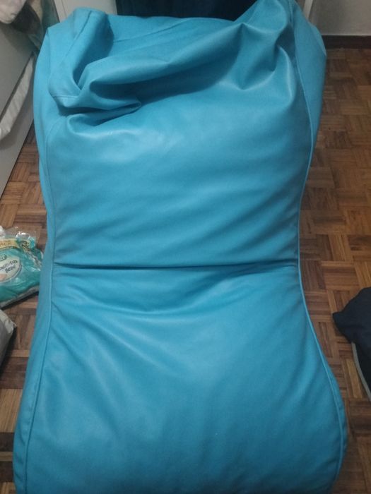Puff novo azul-claro
