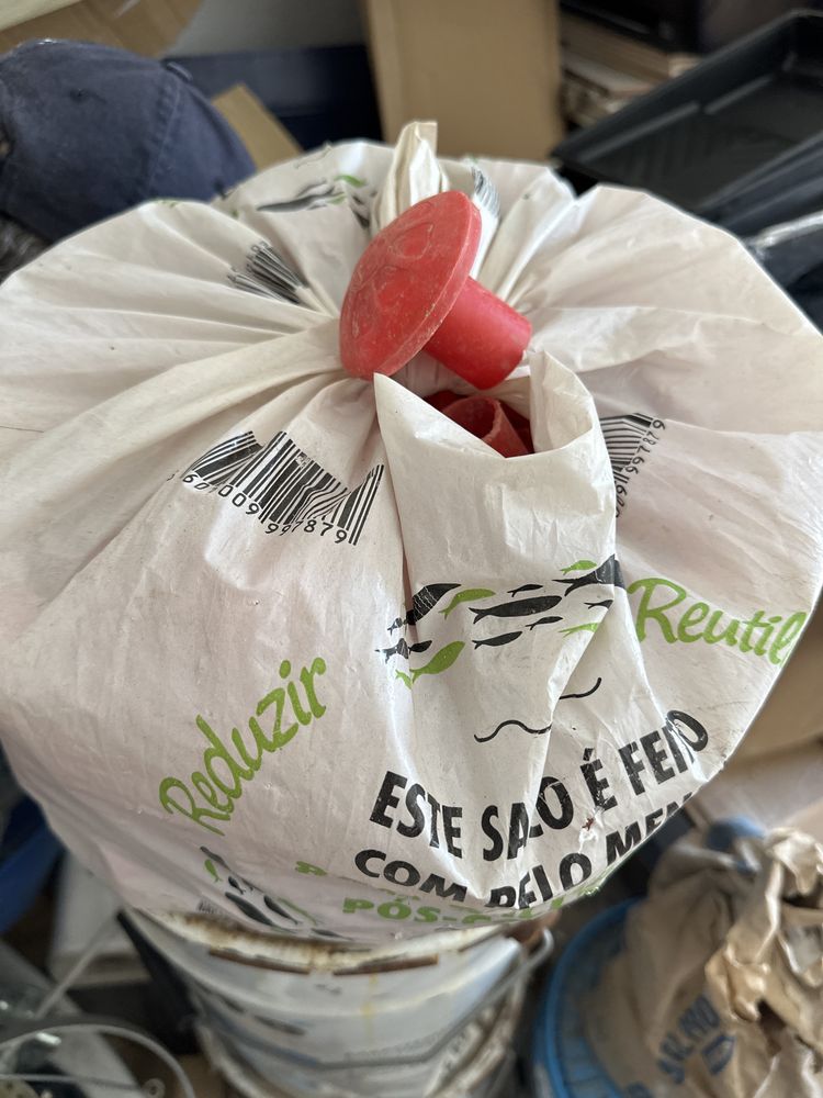 Cogumelos sinalizadores de obra
