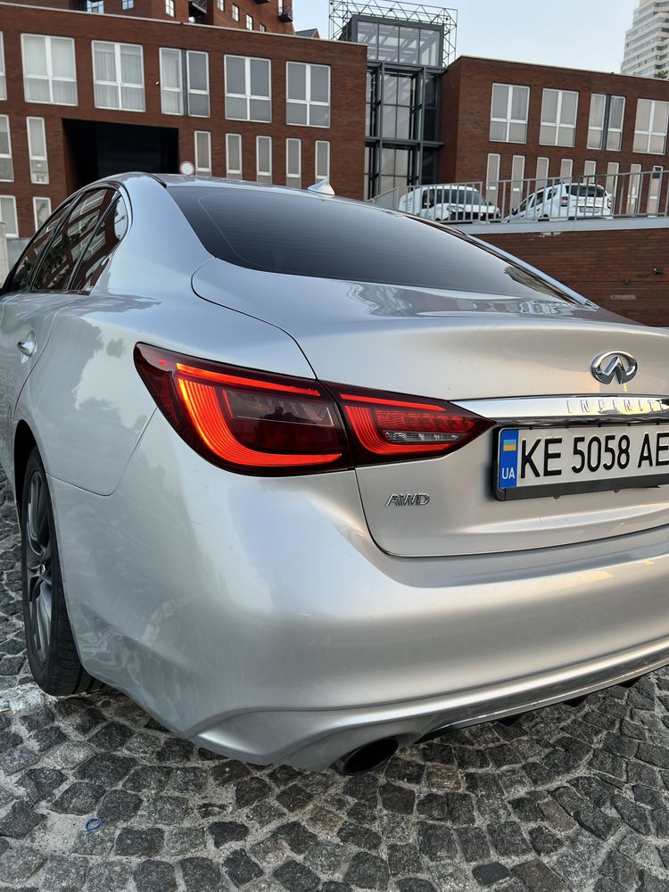 Продам свой автомобиль Infiniti q50