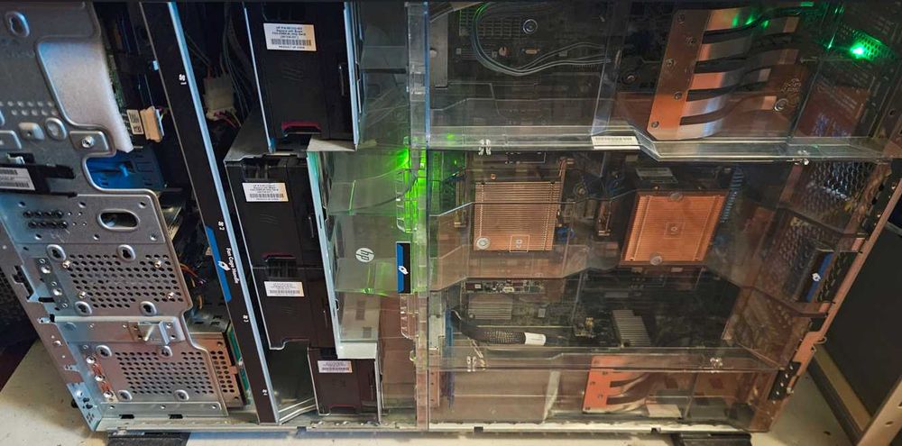 LAB Server HP  192 GB RAM z ESXi8 i RAID SAS