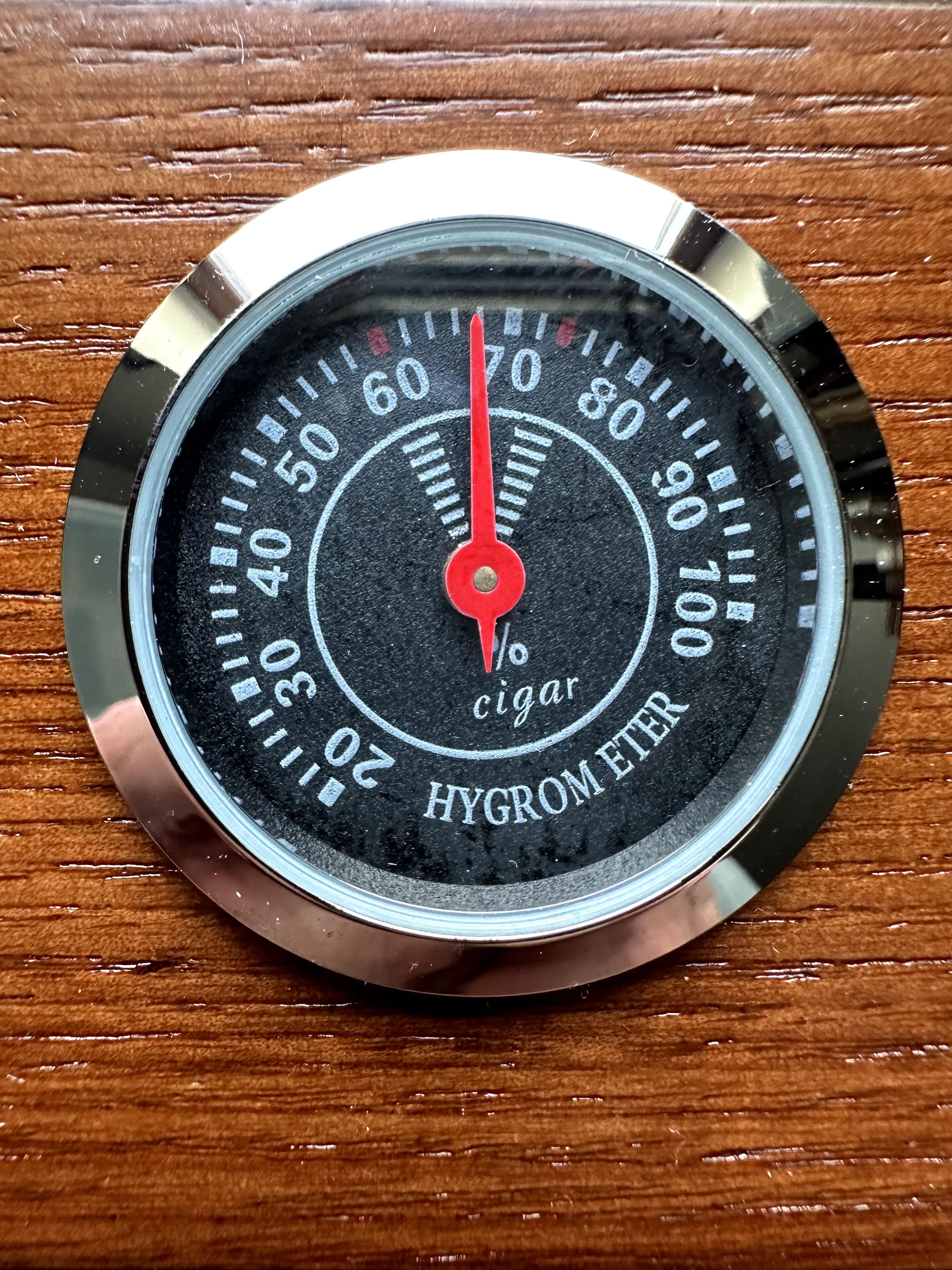 Humidor do cygar-cedrowy