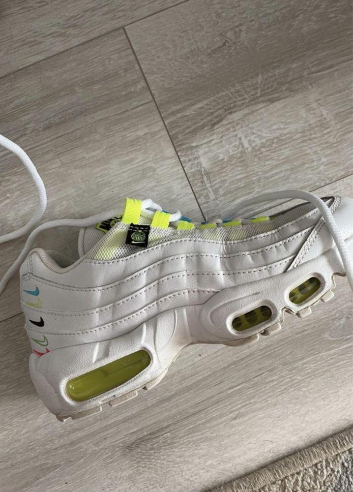 Nike Air Max 95 World Wide
