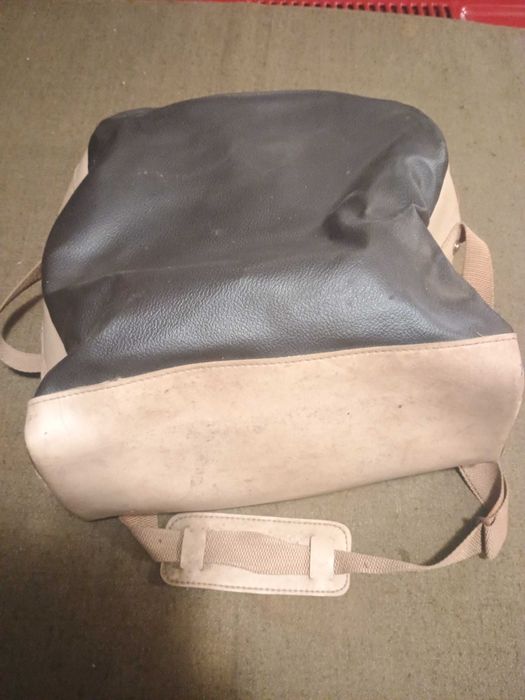 Сумка спортивная золотая шайба.