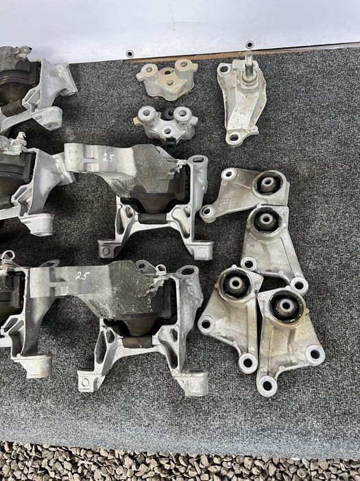 Подушка опора mazda 3 BM/BN cx5