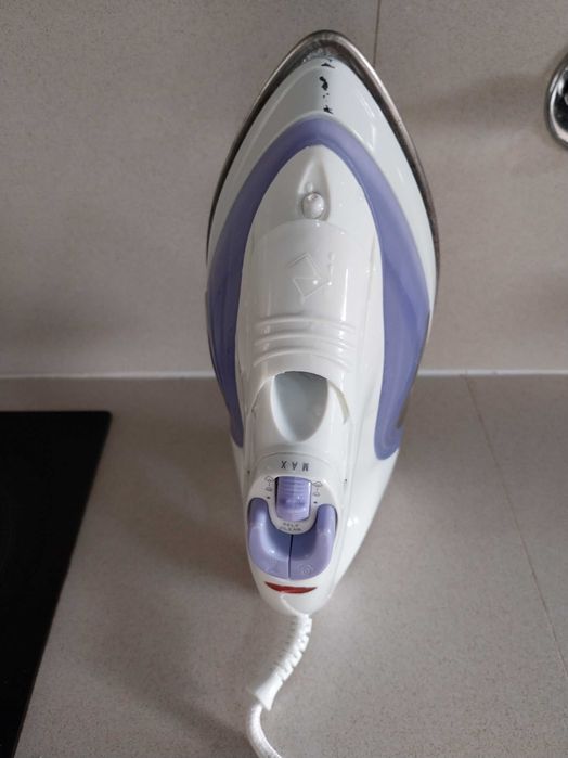 Ferro de engomar a vapor 2000W