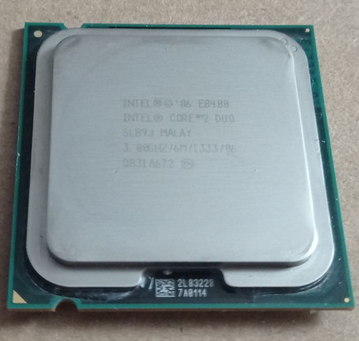 Procesor Core 2 Duo E8400 + Cooler + 4 GB DDR2 RAM