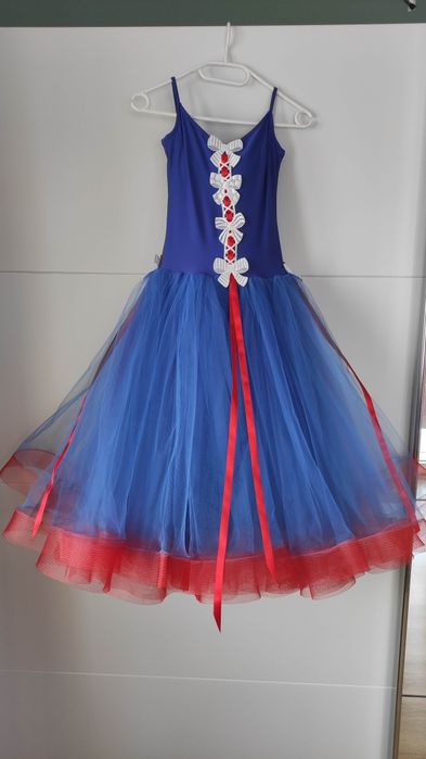 Sukienka do ST niezdobiona