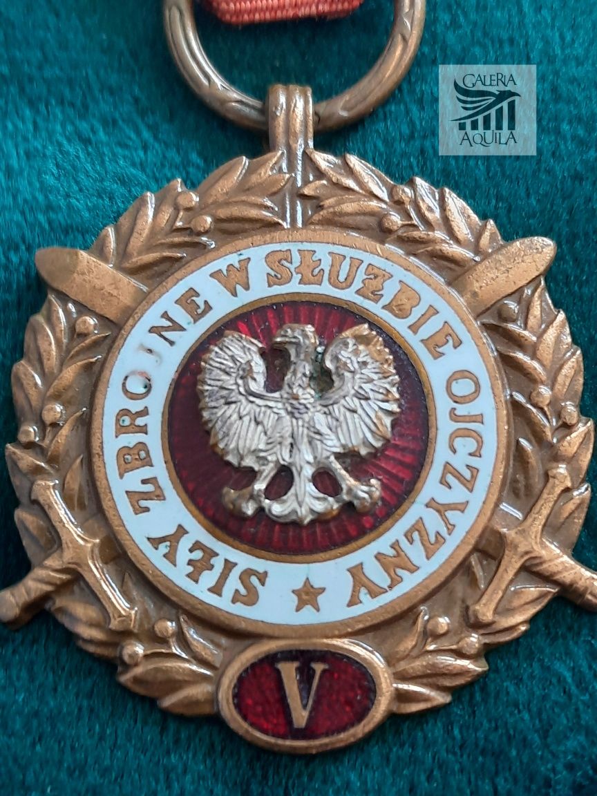 Siły Zbrojne w Służbie Ojczyzny (brązowy) dwie wersje medalu