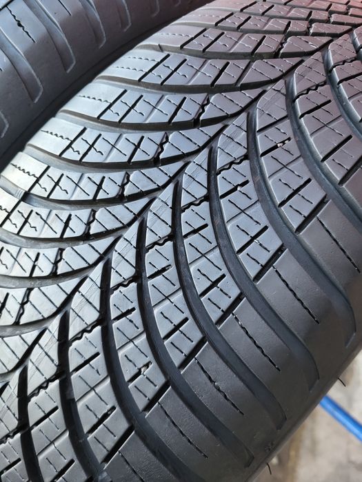 225/60/18 R18 GoodYear Vector4Seasons 2шт ціна за 1шт шини