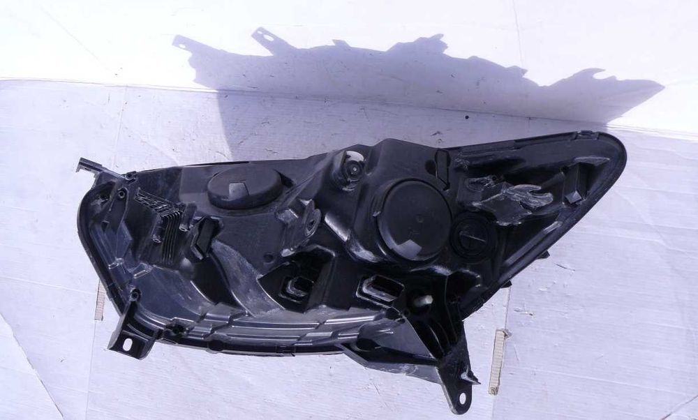 RENAULT CAPTUR I Lampa przednia prawa Czarna