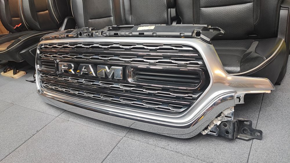 Решітка радіатора Limited Dodge RAM 19 20 21 22 23 DT Longhorn