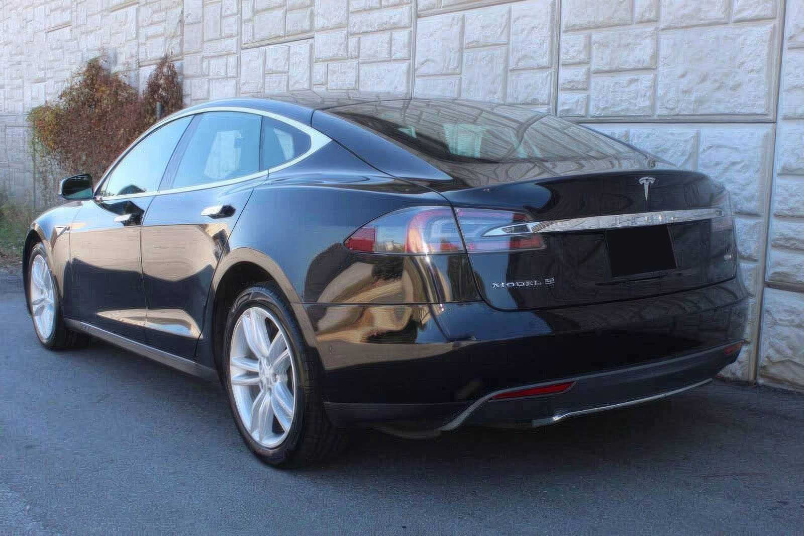 2015 Tesla Model S