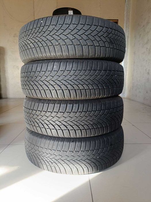 Комплект шин б/у 215/65R17 103H Bridgestone Blizzak LM005
