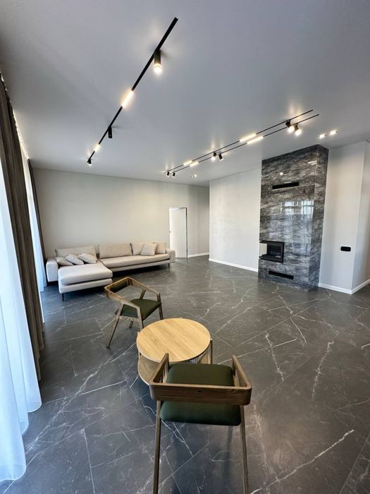 Будинок з новим дизайнерським ремонтом у Стоянці, 8 соток, 165 м2