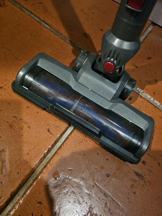 Aspirador vertical de bateria sem saco