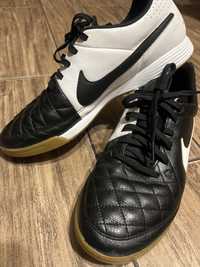 Кросівки, футзалки, бампи, Nike Tiempo