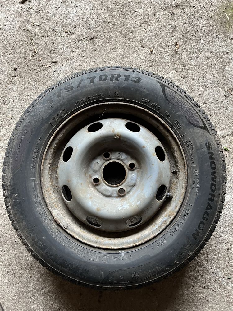 Koła 175/70 R13.