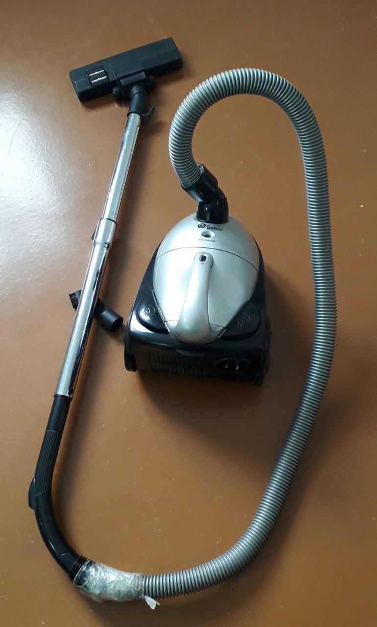 пилесос Domotec MS-3392, в робочому стані