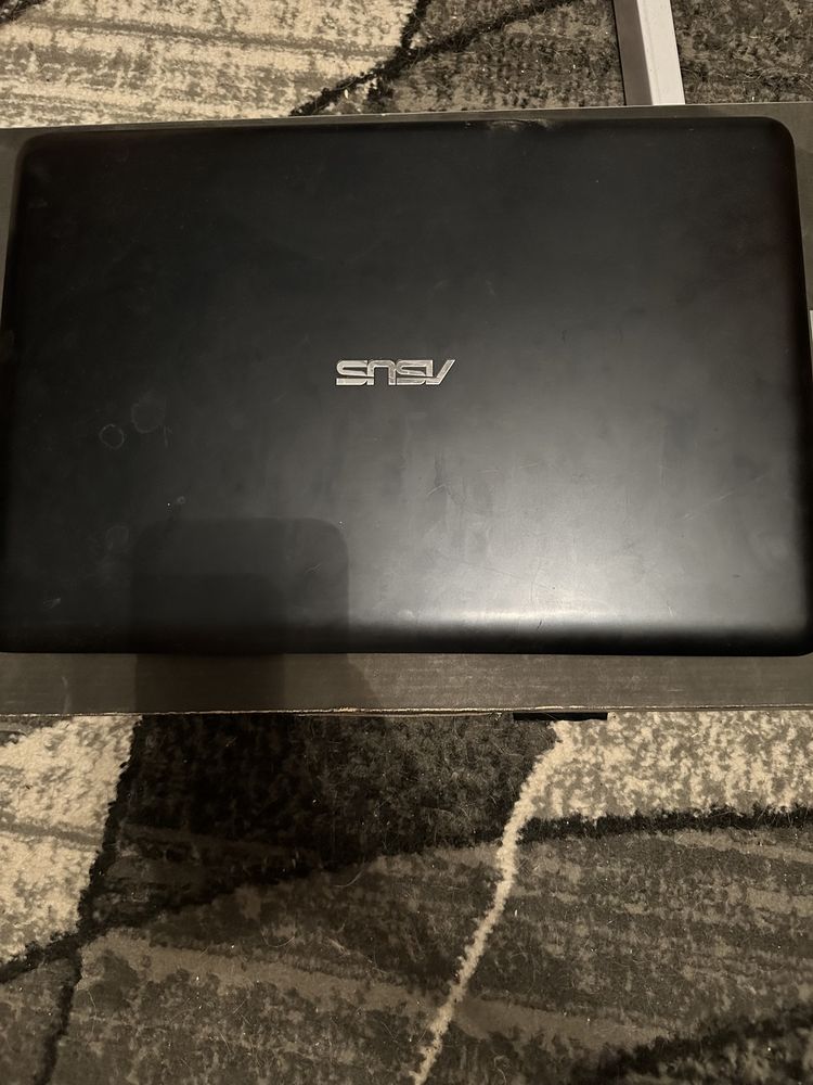 Laptop ASUS E502N