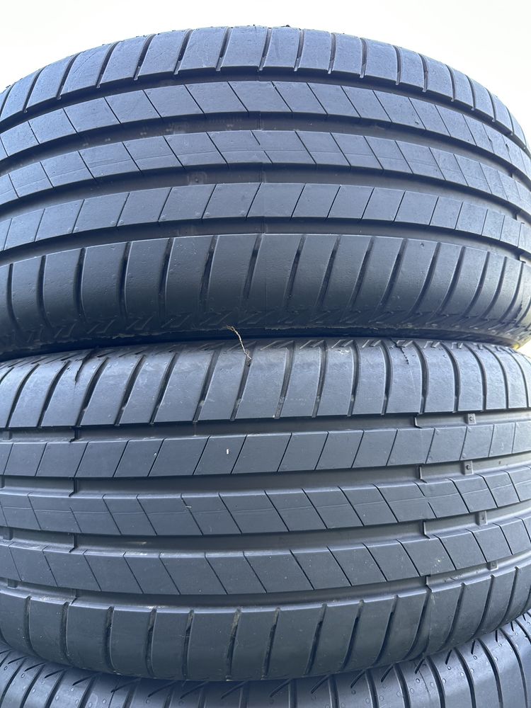 235/55/17 Bridgestone Turanza T005