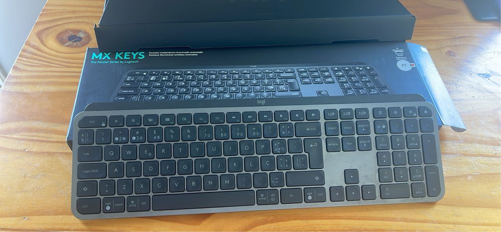 Teclado Logitech wireless