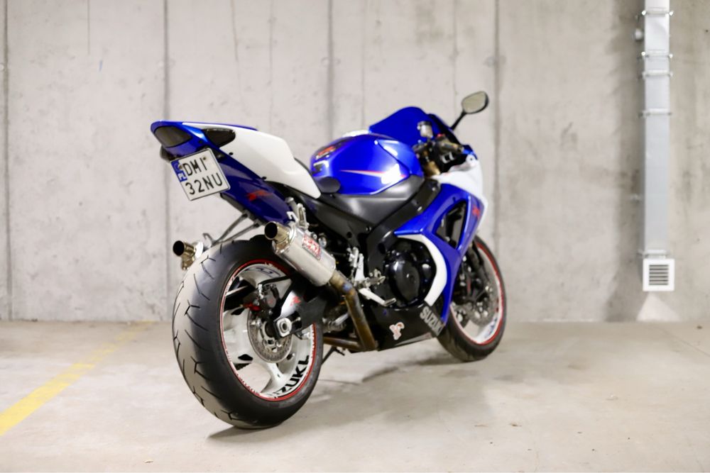 SUZUKI GSX-R 1000 bez wkladu oryginalny przebieg motor motocykl