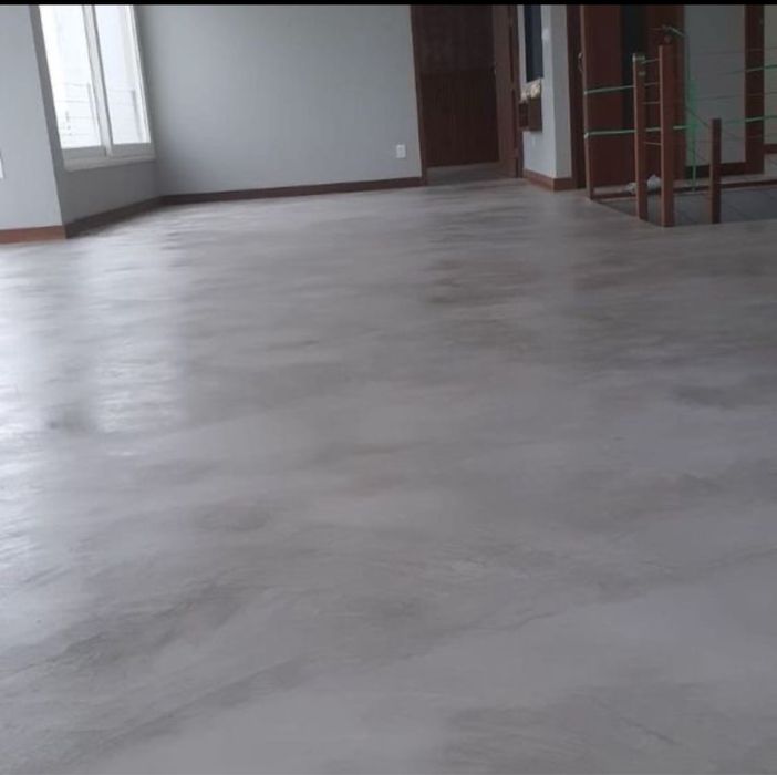 Mikrocement posadzki ściany łazienki meble