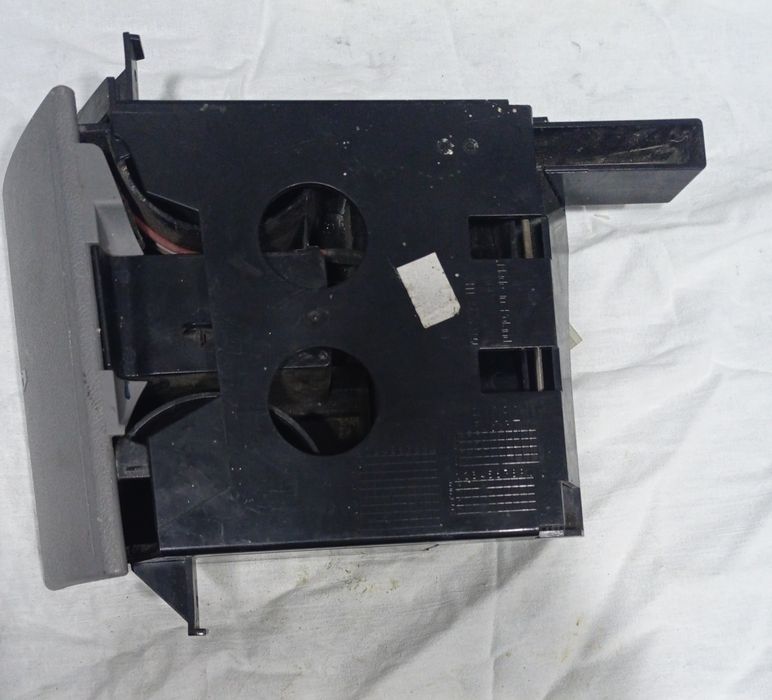 Підстаканники, попільничка VW Transporter T5