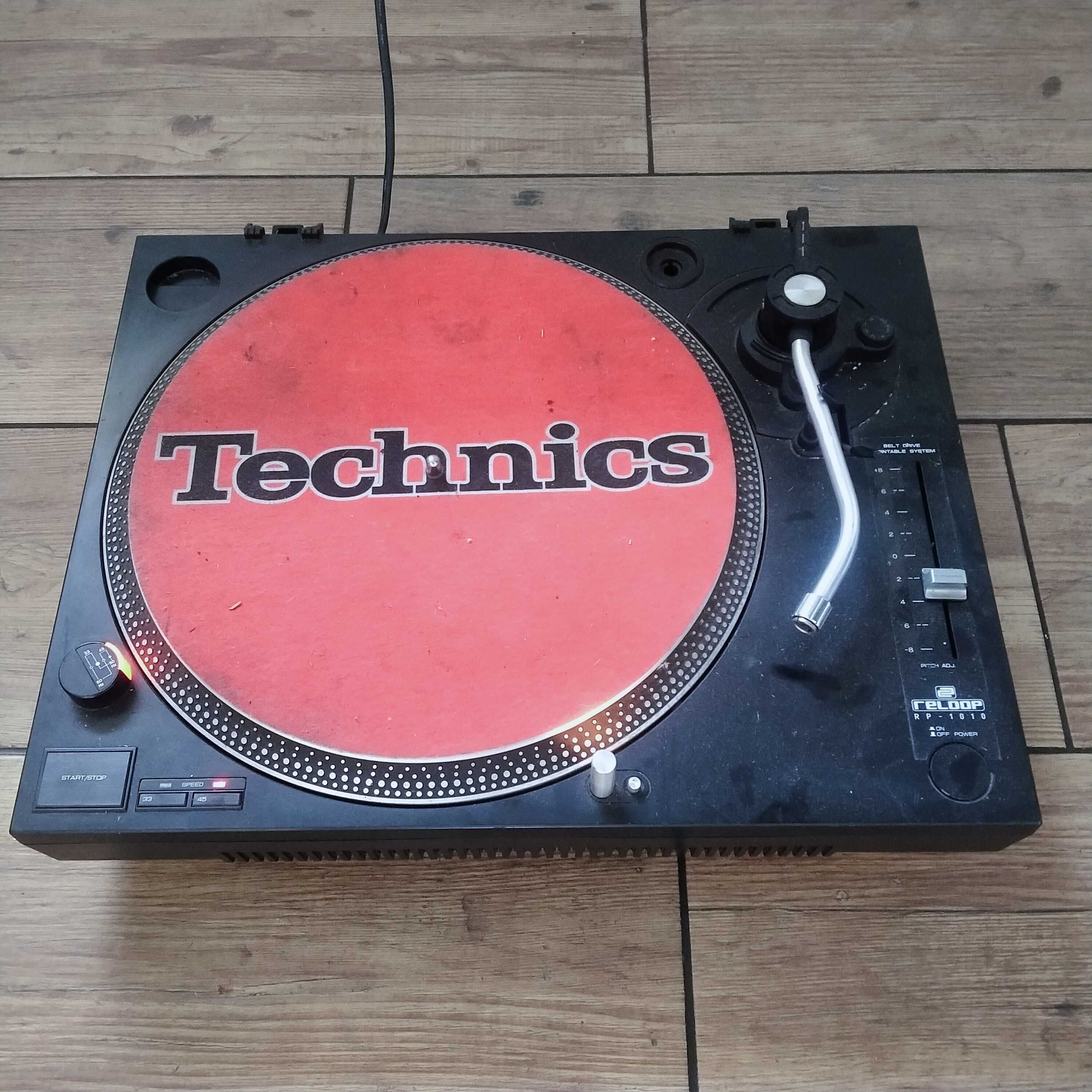 Sprzęt DJ'ski Technics Reloop RP-1010 i odtwarzacz Hollywood DJ-X5.