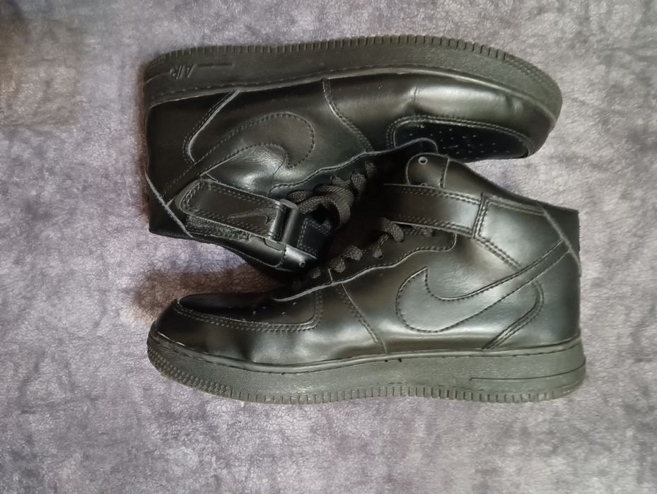 Nike air force mid black