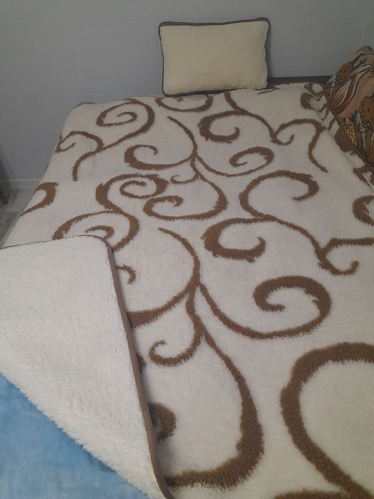 Одеяло та 2 подушки з овечої шерсті