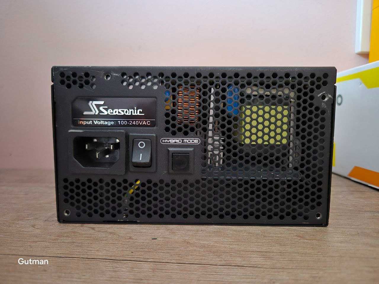 Блок питания живлення Seasonic FOCUS SSR-750PX 750W 80 PLUS Platinum