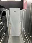Морозильна камера фірми Miele FN4874 C ws