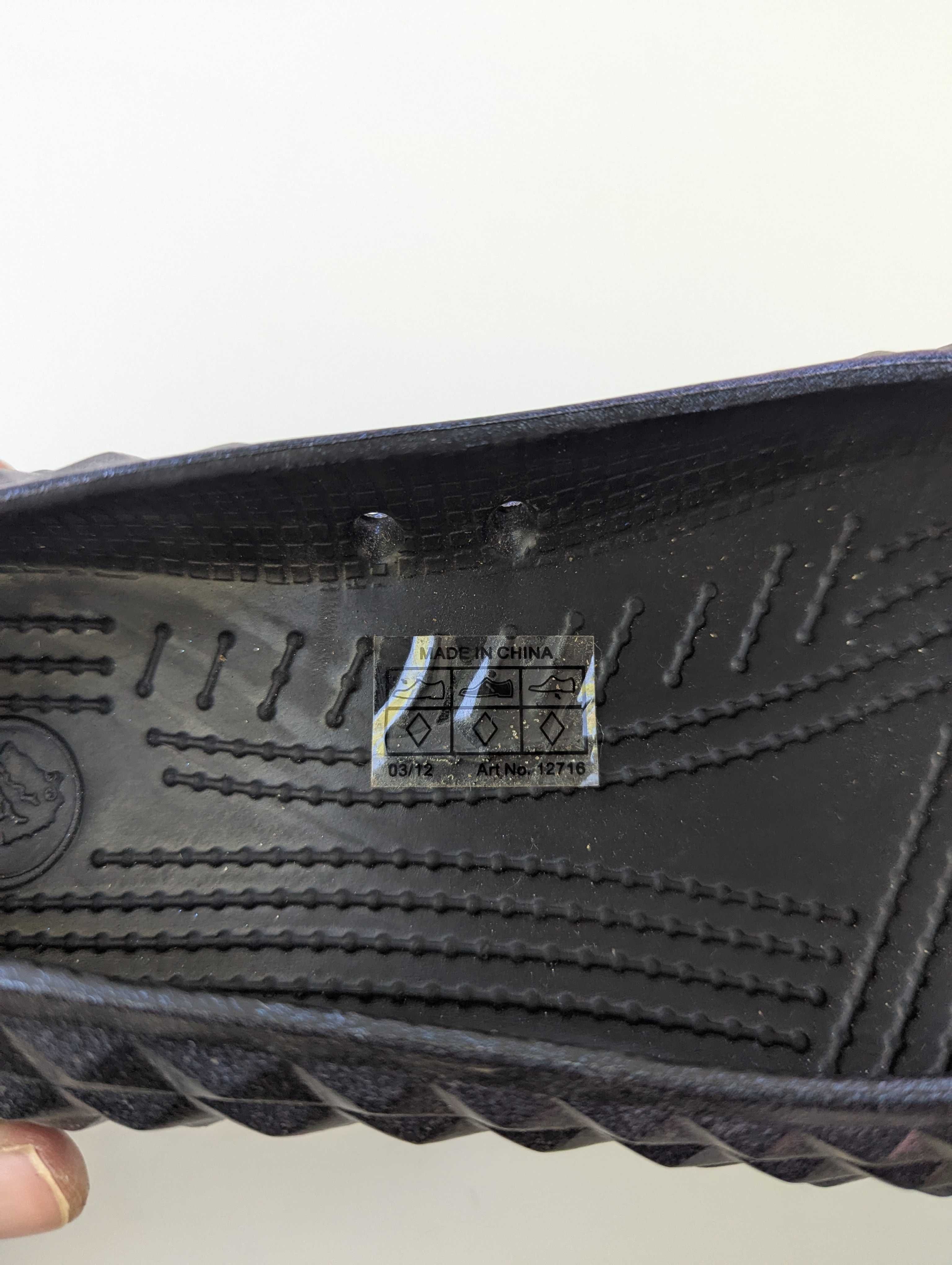 босоніжки  Crocs