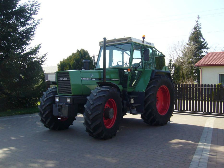 Ciągnik Fendt 611 LSA  612LSA 614LSA 615LSA