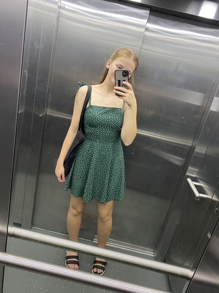 Зелена сукня