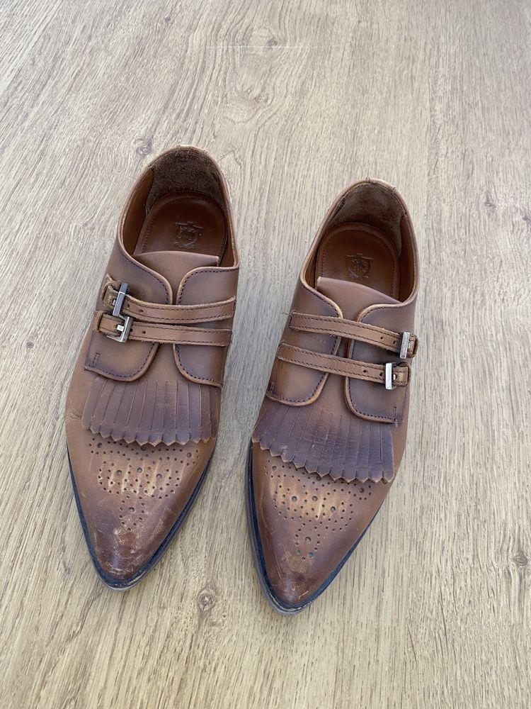Sapatos Castanhos Oxford em pele da Massimo Dutti