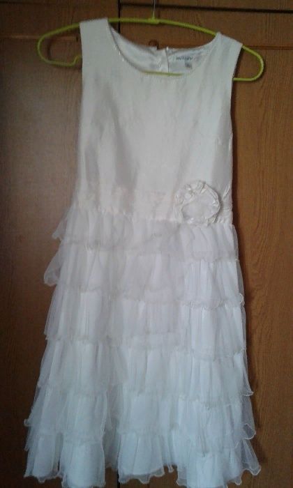 Нарядное платьечко молочного цвета на 11 лет
