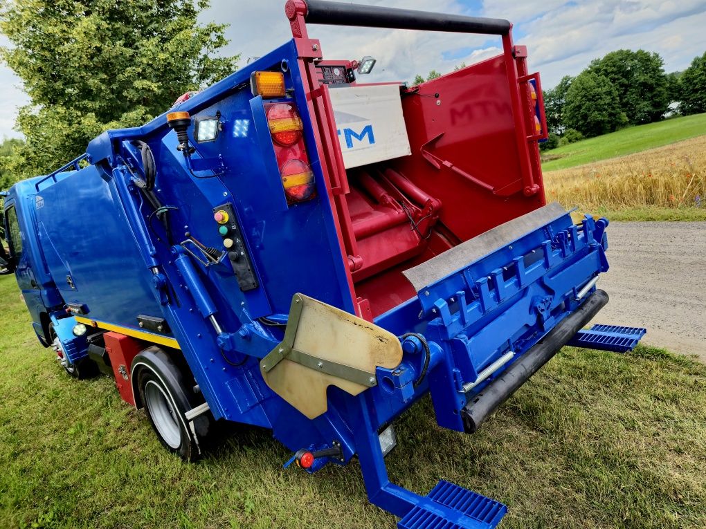 Śmieciarka Mitsubishi Fuso NTM