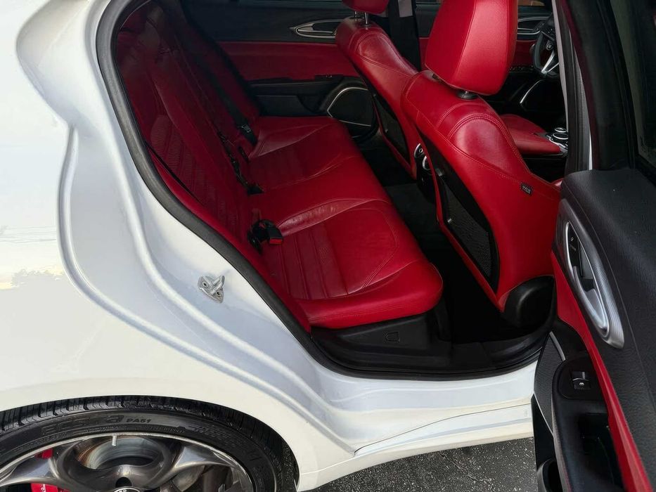 Alfa Romeo Giulia      2019