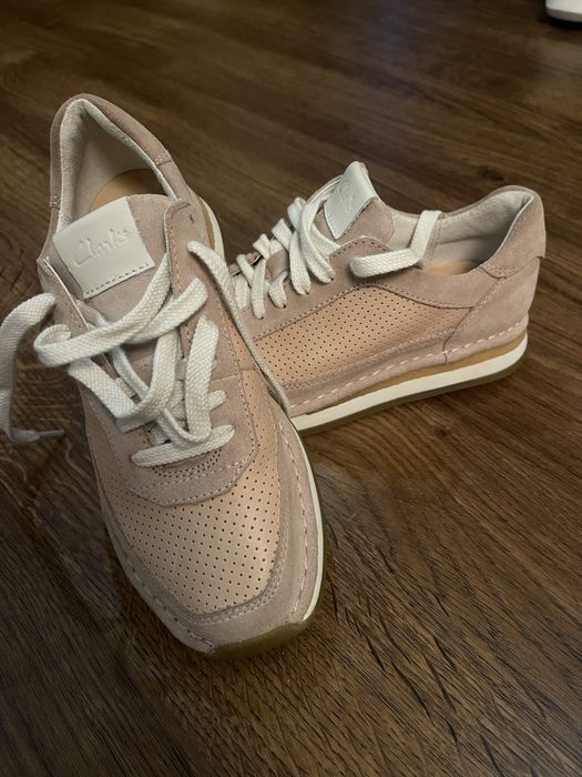 Кросівки Clarks. Натуральна шкікра, замша