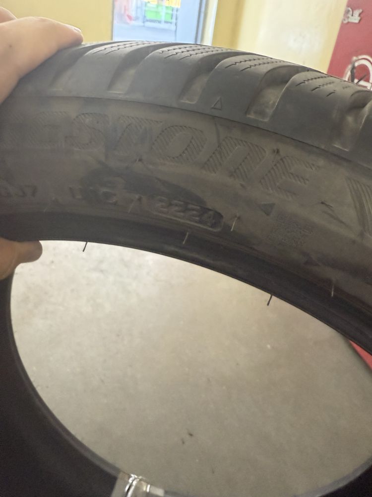 Шини зима Bridgestone Blizzak LM001 225/45/18 run flat