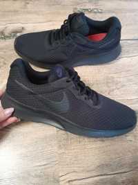 Кросівки Nike Tanjun 45р в см 28.5
