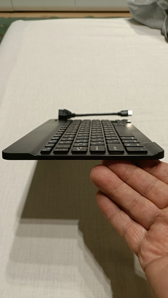 Klawiatura bluetooth z alfabetem ukraińskim