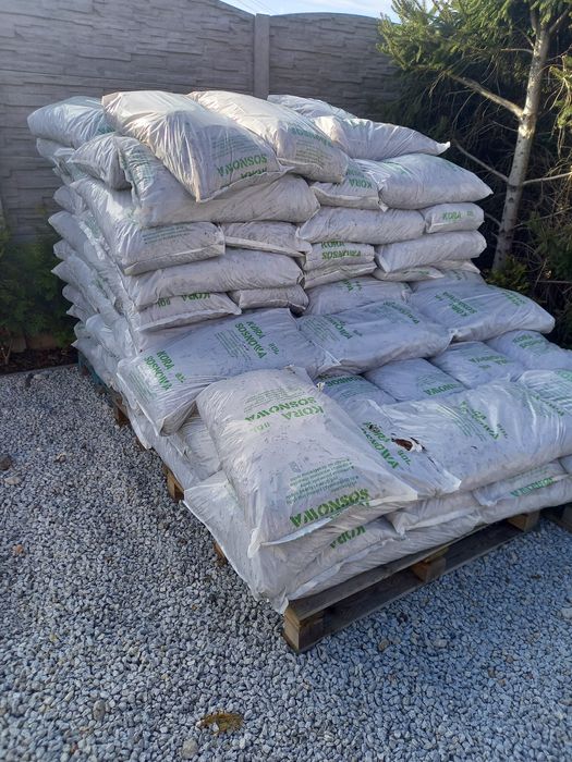 Kora sosnowa workowana .Tuja tuje szmaragd