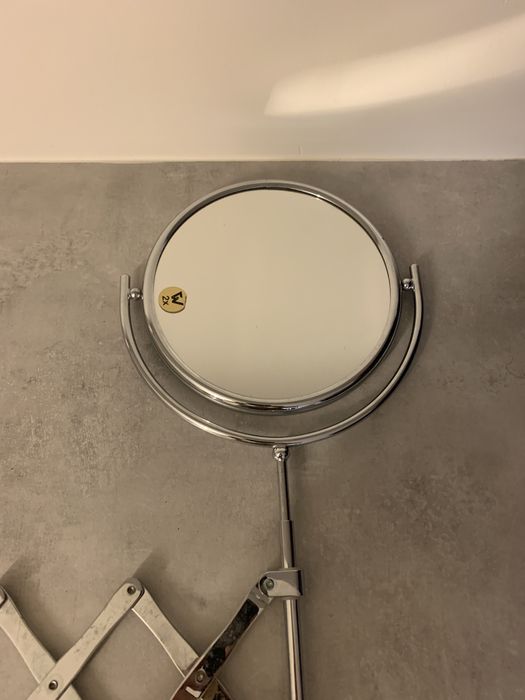 Espelho de aumento extensível